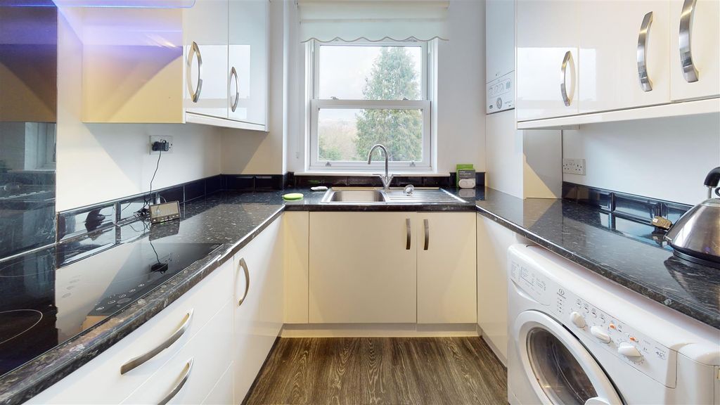 Property photo 2 of 15 Castle-Gate-Kitchen.Jpg