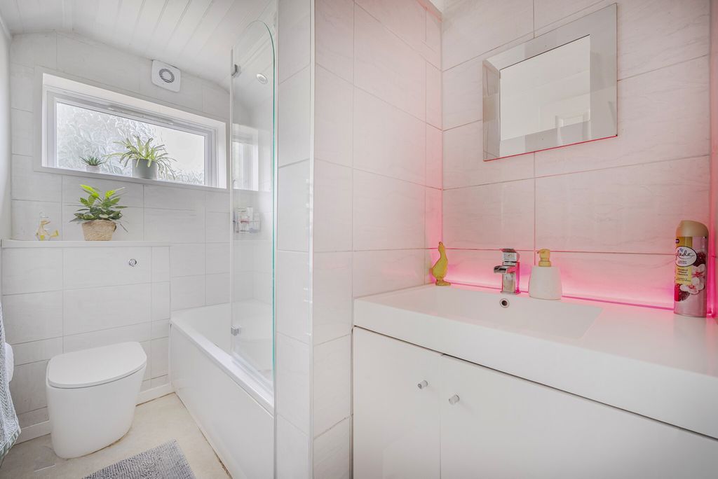 Property photo 3 of 22 1368856-10-68F282...