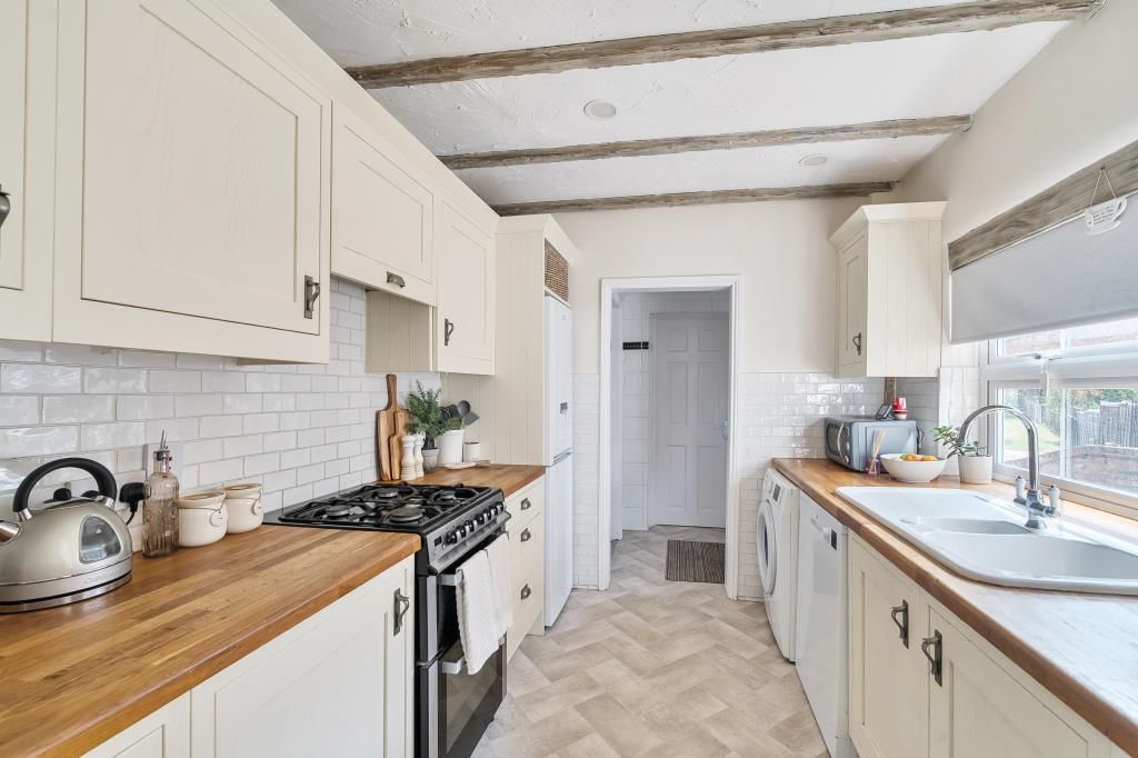 Property photo 3 of 24 Kitchen