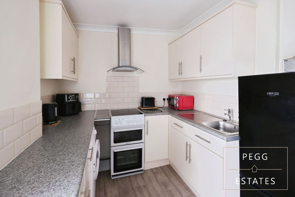 Property photo 3 of 15