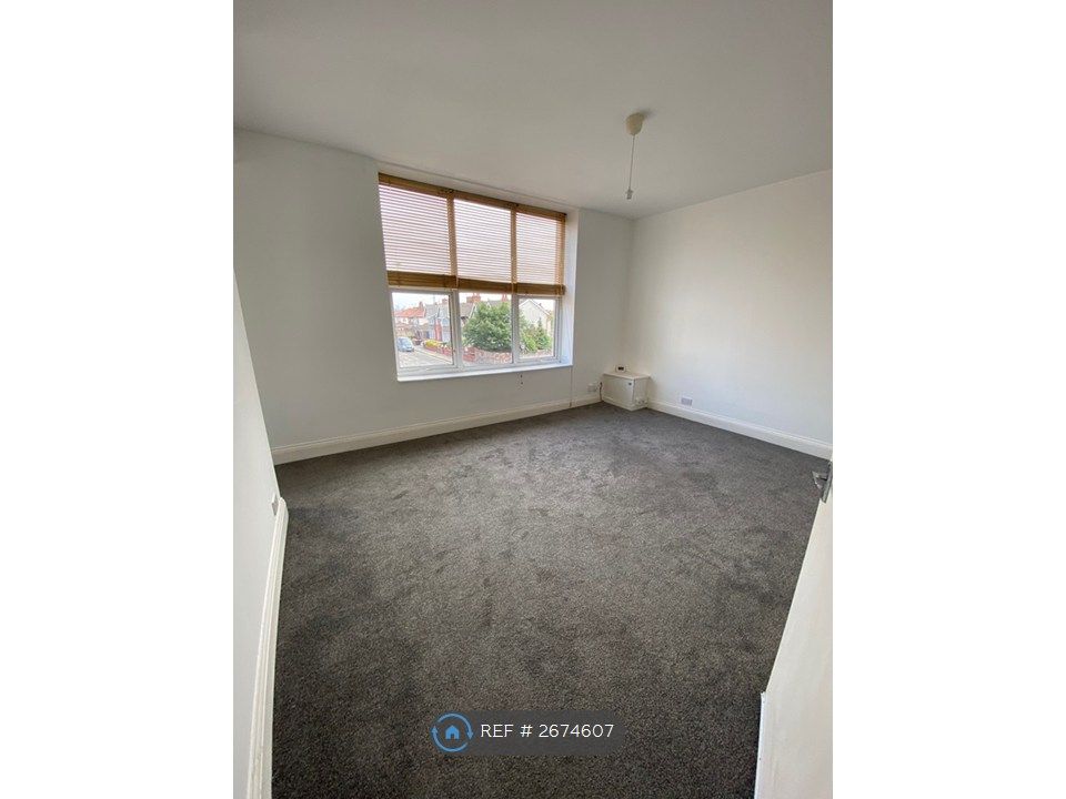 Property photo 2 of 6 Living Room