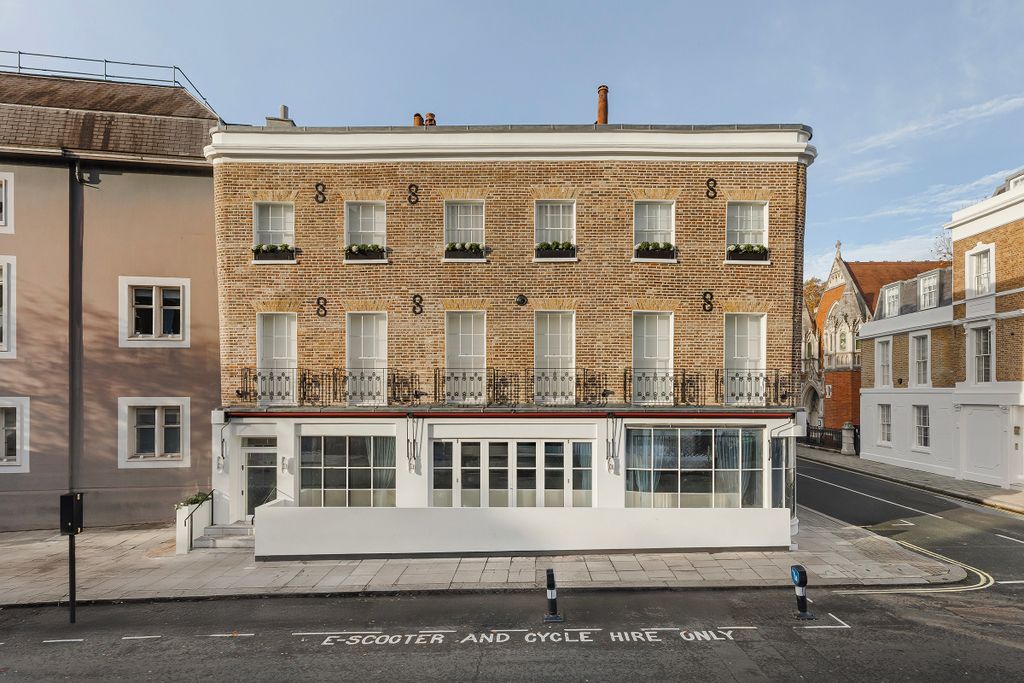 Property photo 3 of 18