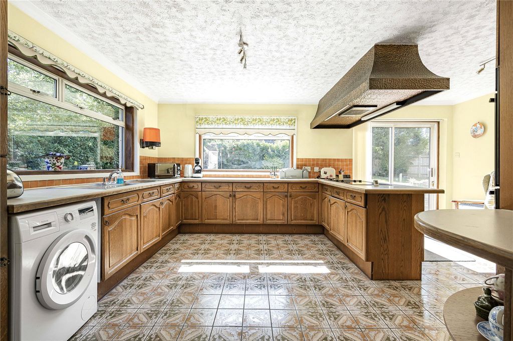 Property photo 3 of 14 Kitchen