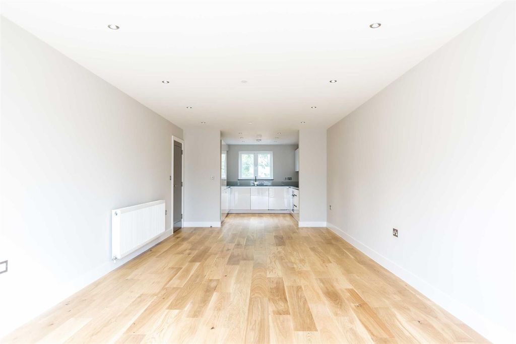 Property photo 3 of 9 Gallery