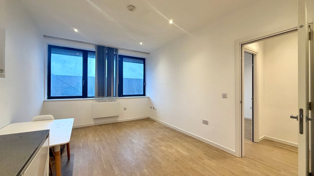 Property photo 1 of 12 Living Room