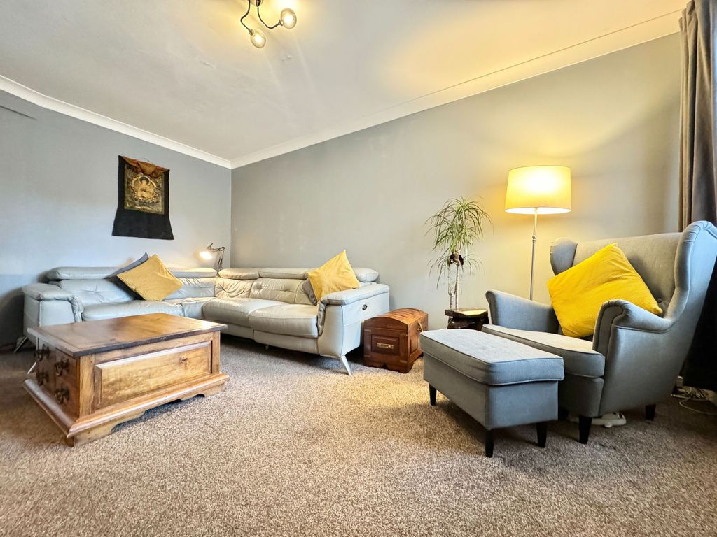 Property photo 2 of 26