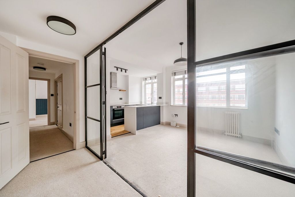 Property photo 3 of 21 Picture No. 08