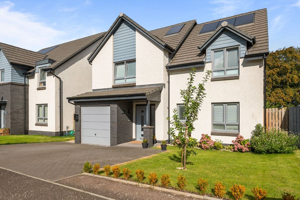 Property photo 1 of 41 5597833