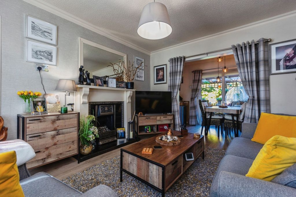 Property photo 2 of 19 Pbox-Img.Jpg