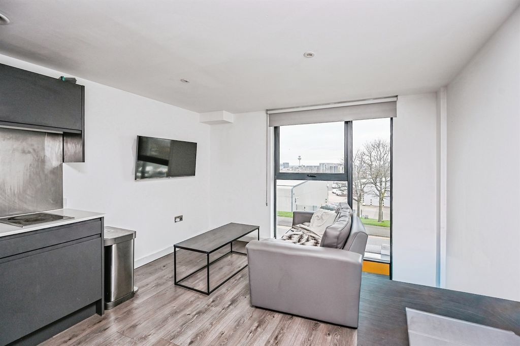 Property photo 3 of 8