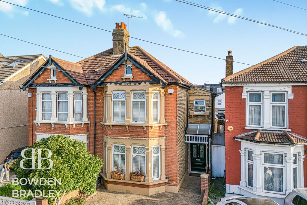 Property photo 1 of 33
