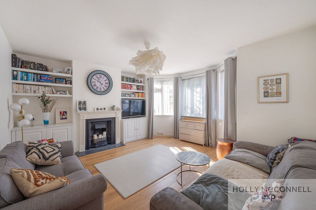 Property photo 2 of 20