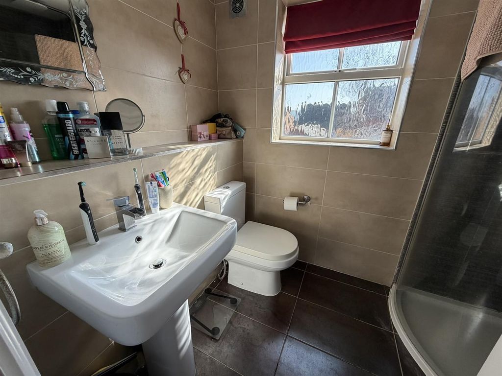 Additional image 12 of 5 bed property for saleNightingale Close, Daventry NN11