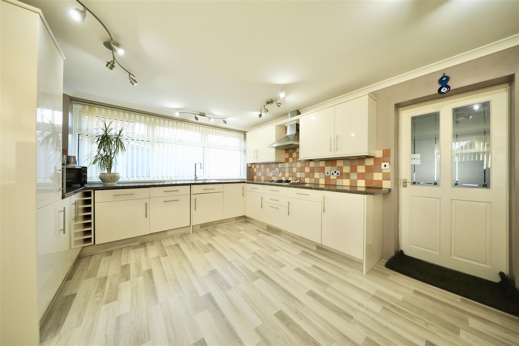 Property photo 3 of 20 0A4A8592 2.Jpg