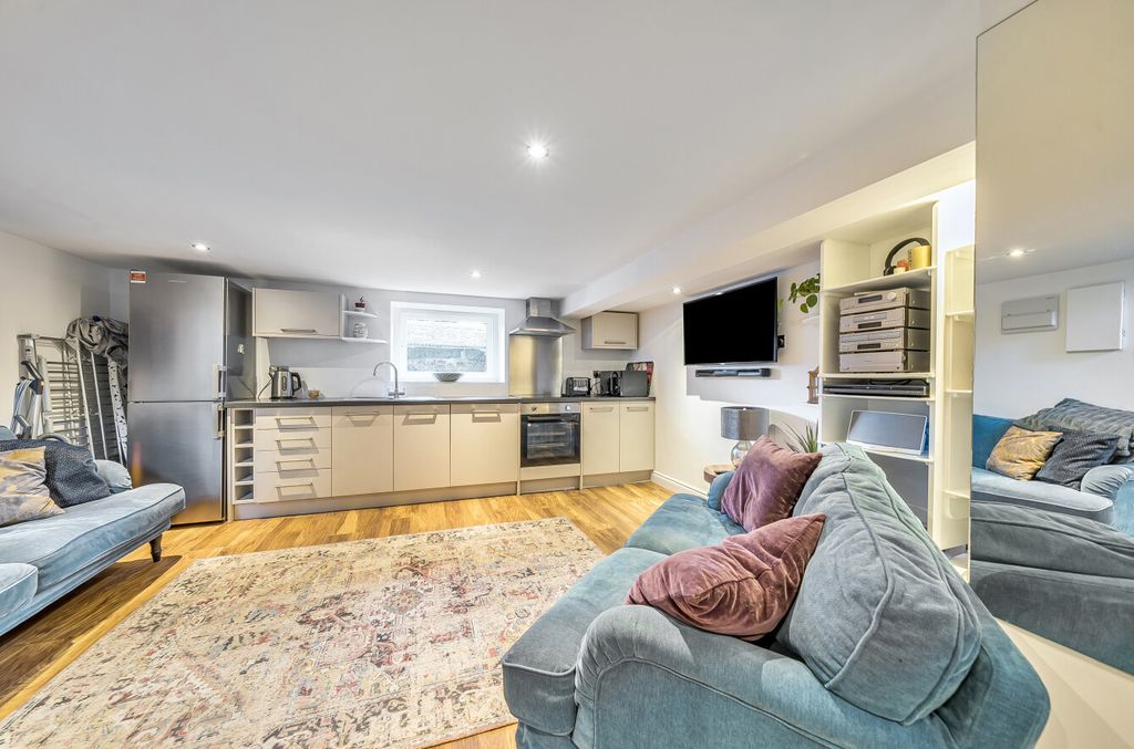 Property photo 2 of 10 1358142-8-68d1729...
