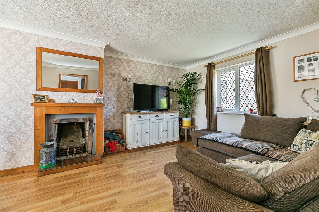 Property photo 2 of 16