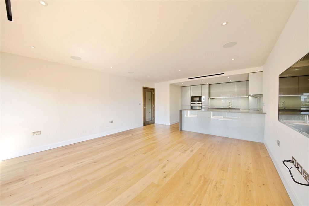 Property photo 2 of 21 Picture No. 20
