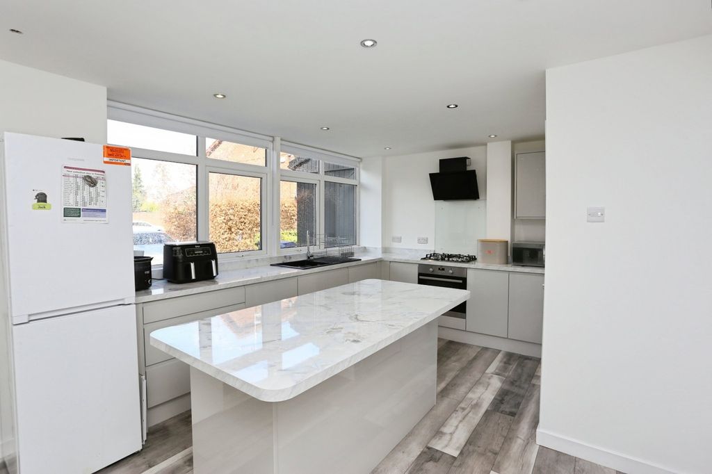 Property photo 2 of 17 Picture No. 51