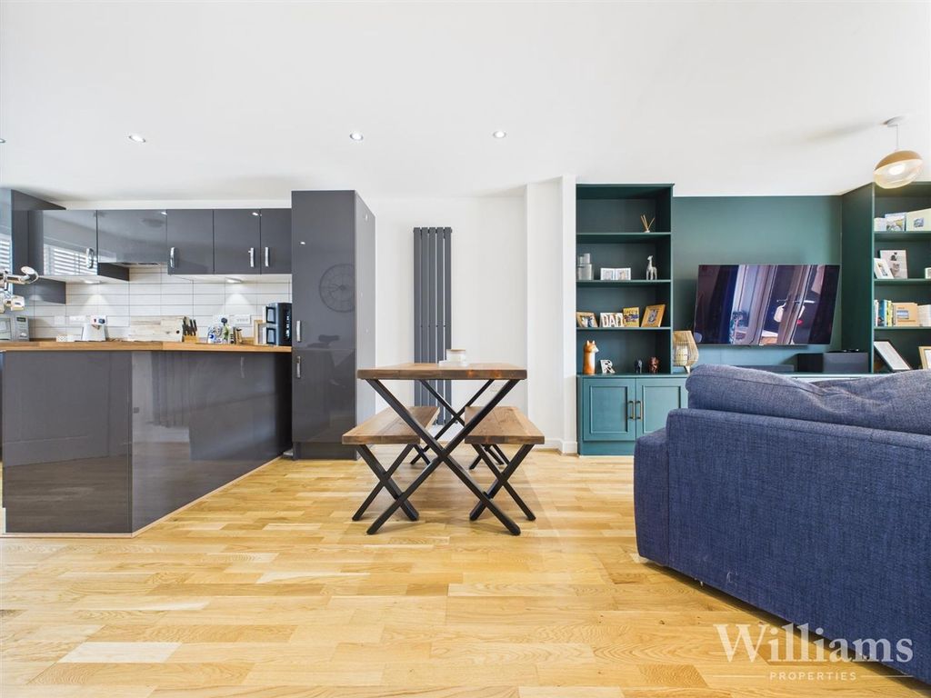 Property photo 2 of 17 Cam02861G0-Pr0464-Still009.Jpg