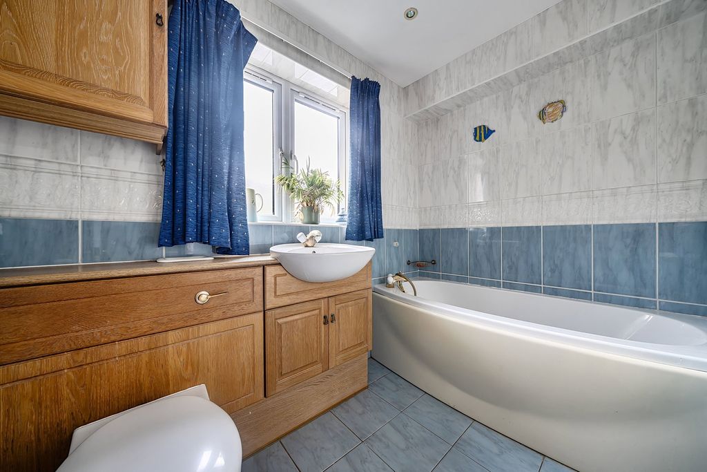 Additional image 20 of 5 bed detached house for saleHare Lane, Lingfield RH7