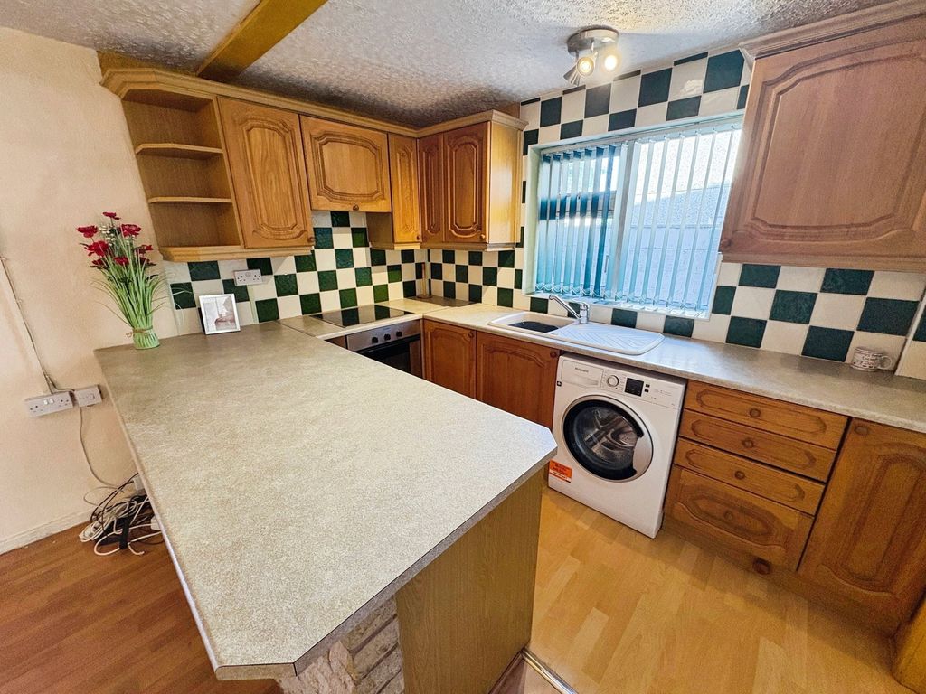 Property photo 2 of 16