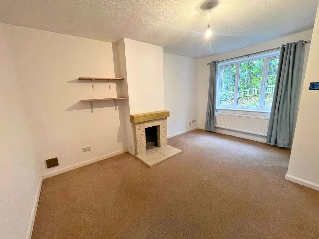 Property photo 2 of 18 Lounge