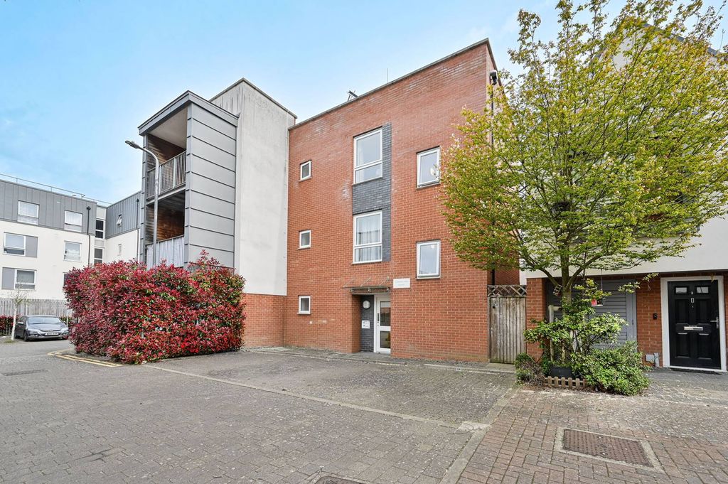 Property photo 2 of 14