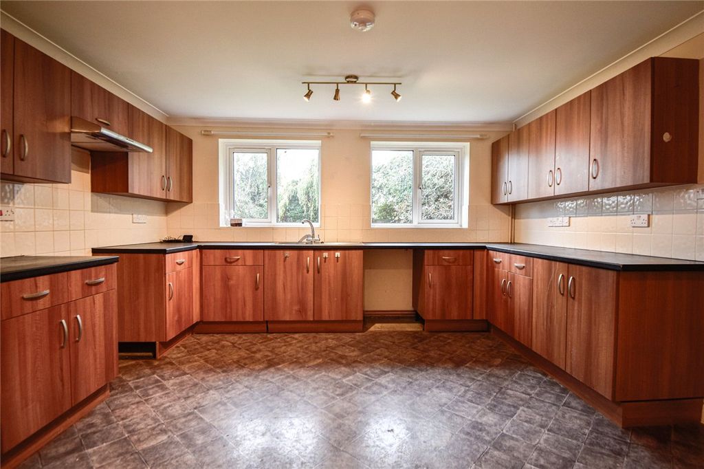 Property photo 2 of 22 Picture No. 26