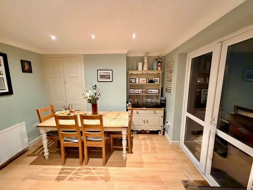 Property photo 3 of 10 Picture 3