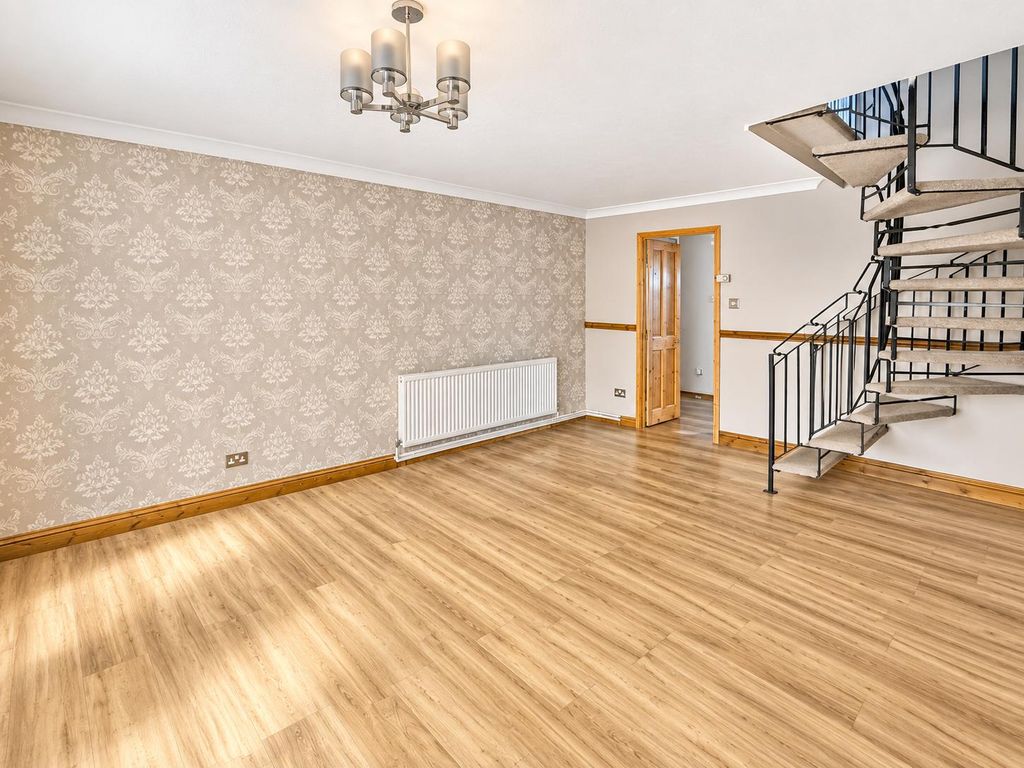 Property photo 3 of 21 Gallery
