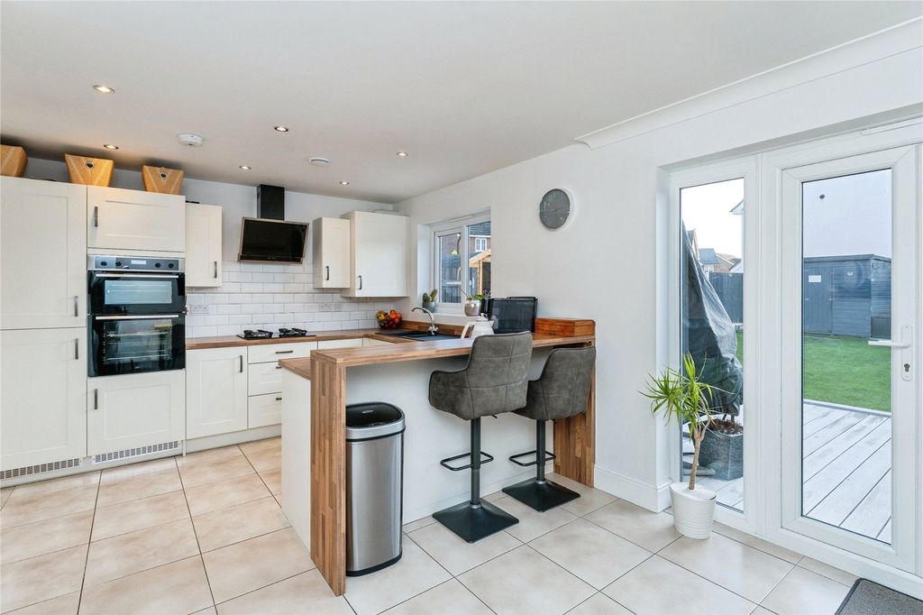 Property photo 3 of 27 Picture No. 12