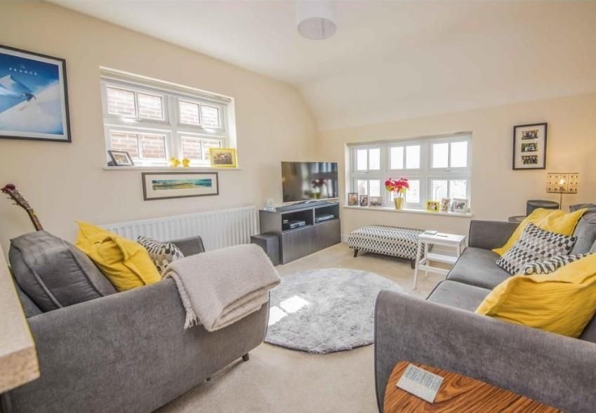 Property photo 2 of 8 Lounge.Jpg