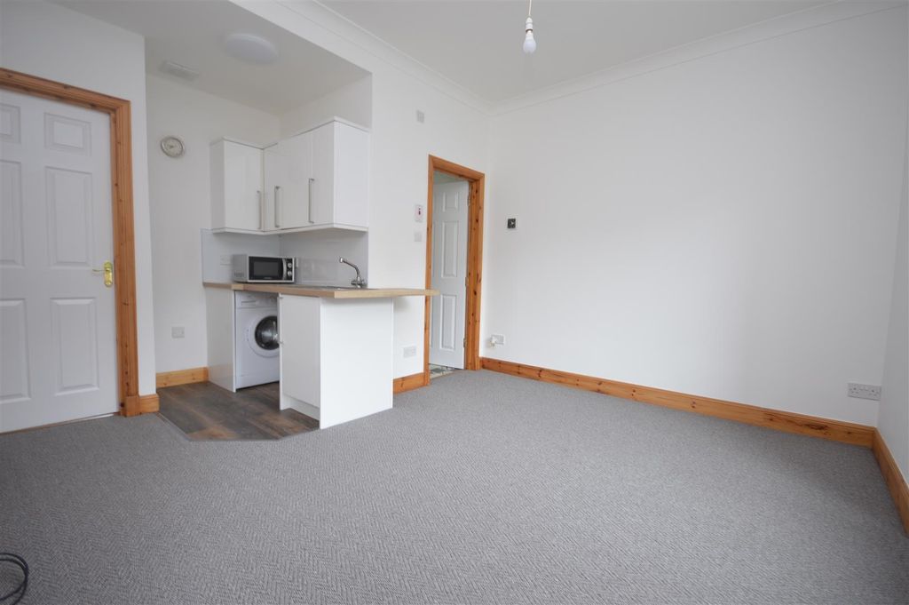 Property photo 3 of 8 4.Jpg