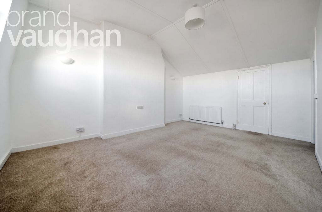 Property photo 3 of 5 Living Room