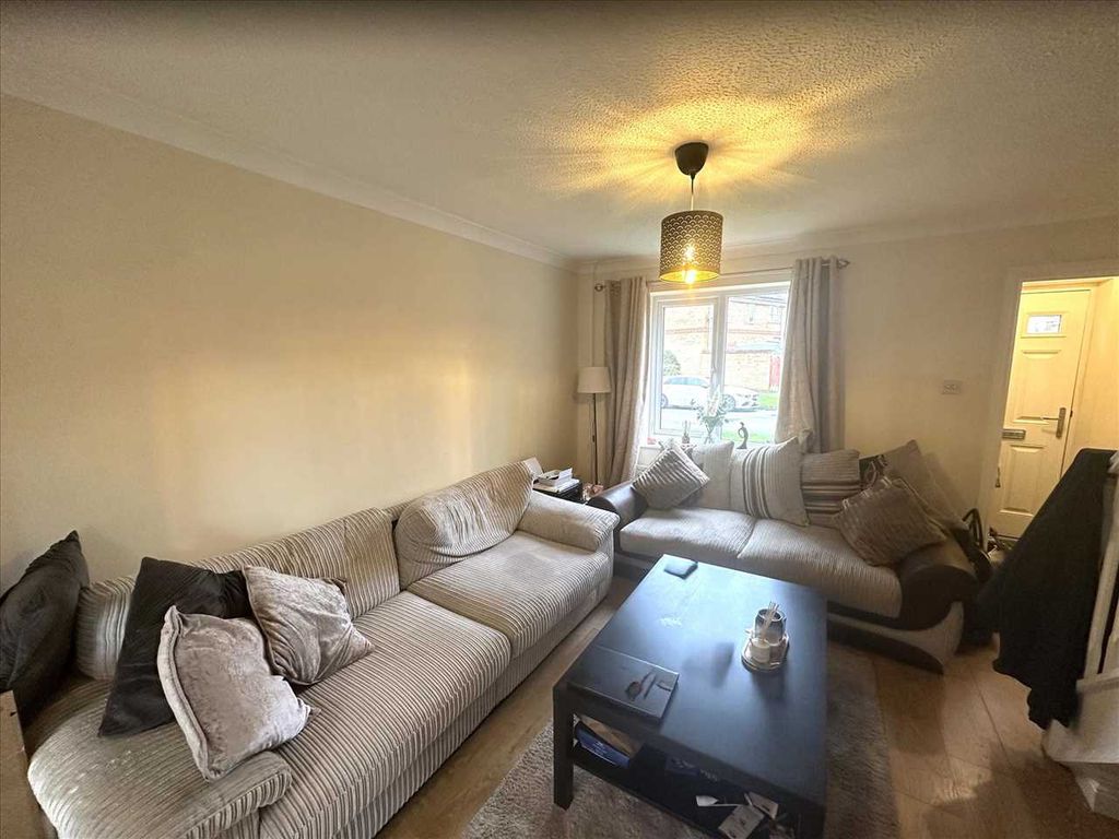 Property photo 2 of 12 Ground Floor