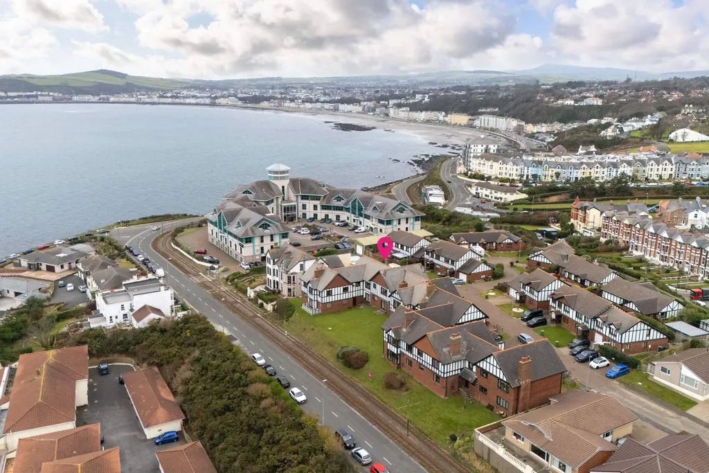 Property photo 3 of 18