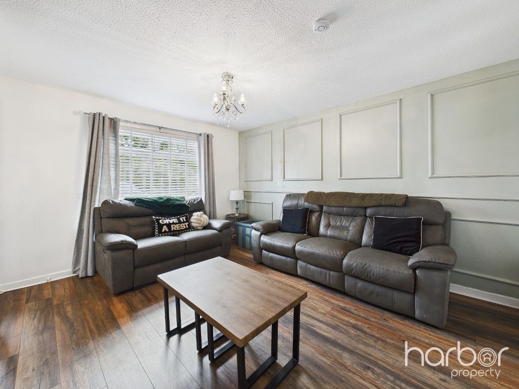 Property photo 2 of 14 4375834