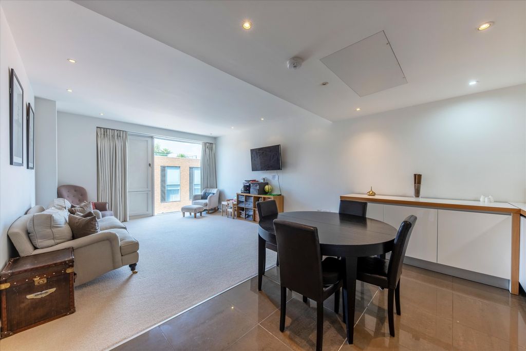 Property photo 2 of 15 Image