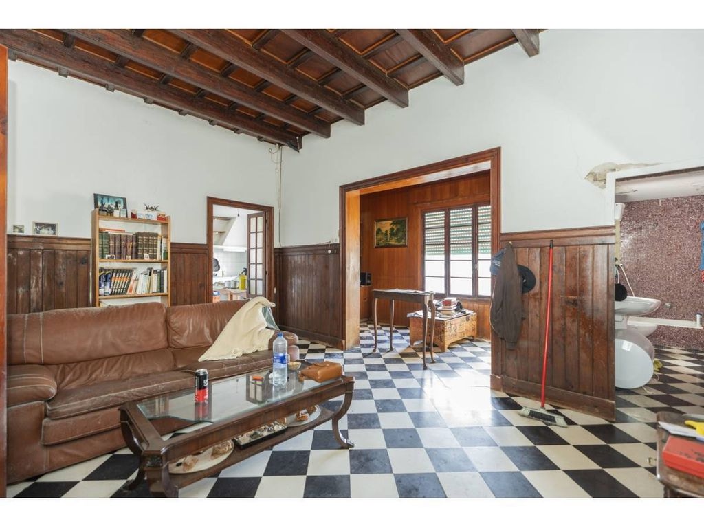 Property photo 2 of 30