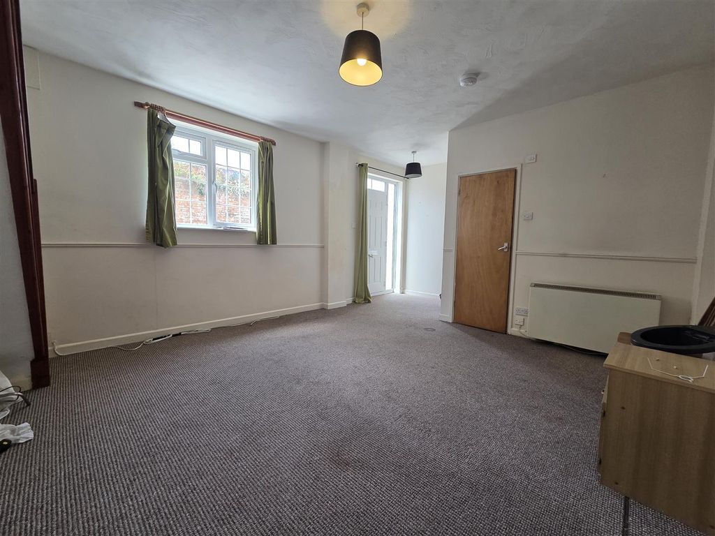 Property photo 2 of 8 Living Room