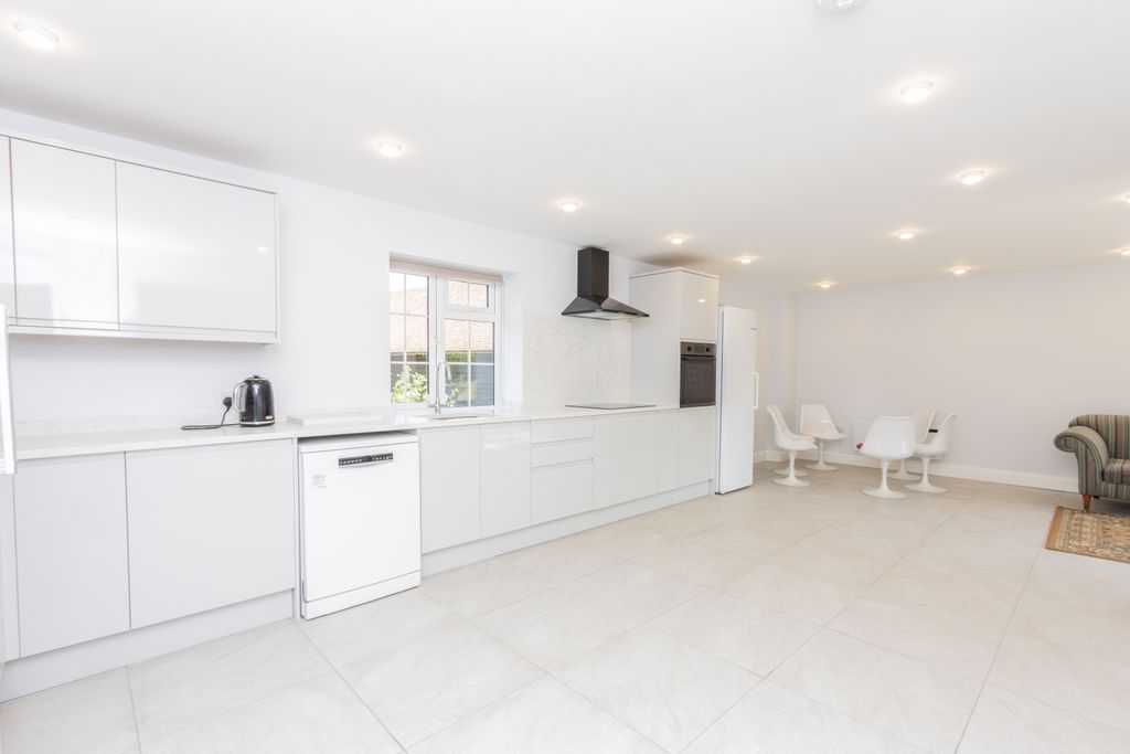 Property photo 2 of 12 Img_3107