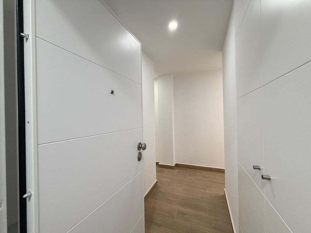 Property photo 2 of 50