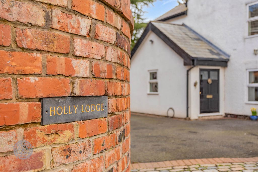 Property photo 2 of 36 Photograph