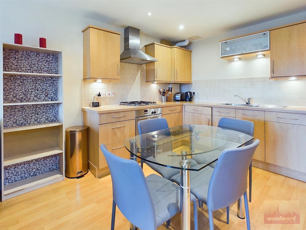 Property photo 2 of 11 Cam01320G0-Pr0251-Still001.Jpg