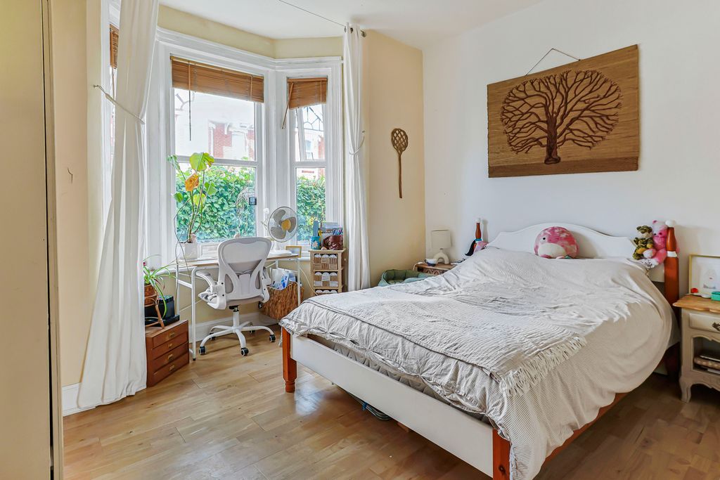 Property photo 2 of 21