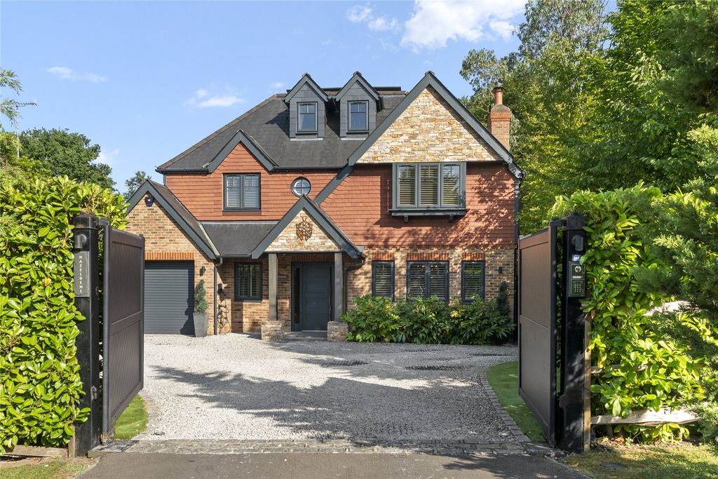 Property photo 1 of 12 Gated Entrance