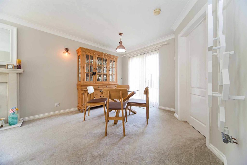 Property photo 3 of 21