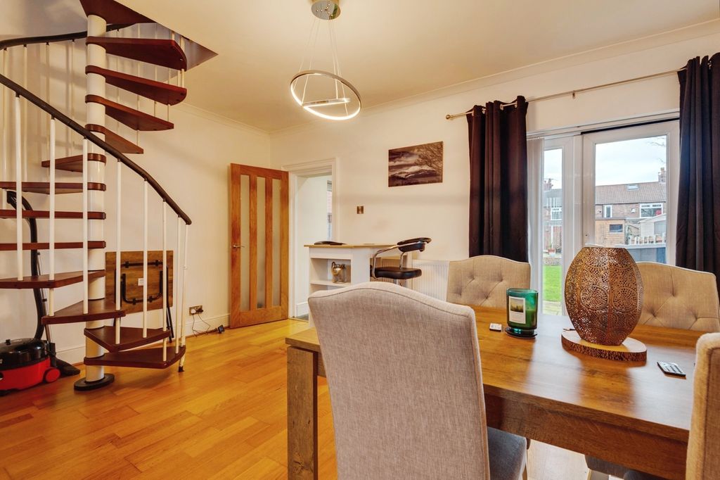 Property photo 2 of 20 Pbox-Img.Jpg