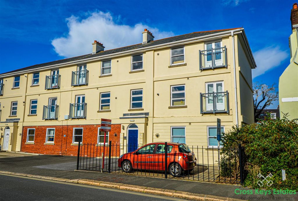 Property photo 1 of 11 Stonehouse