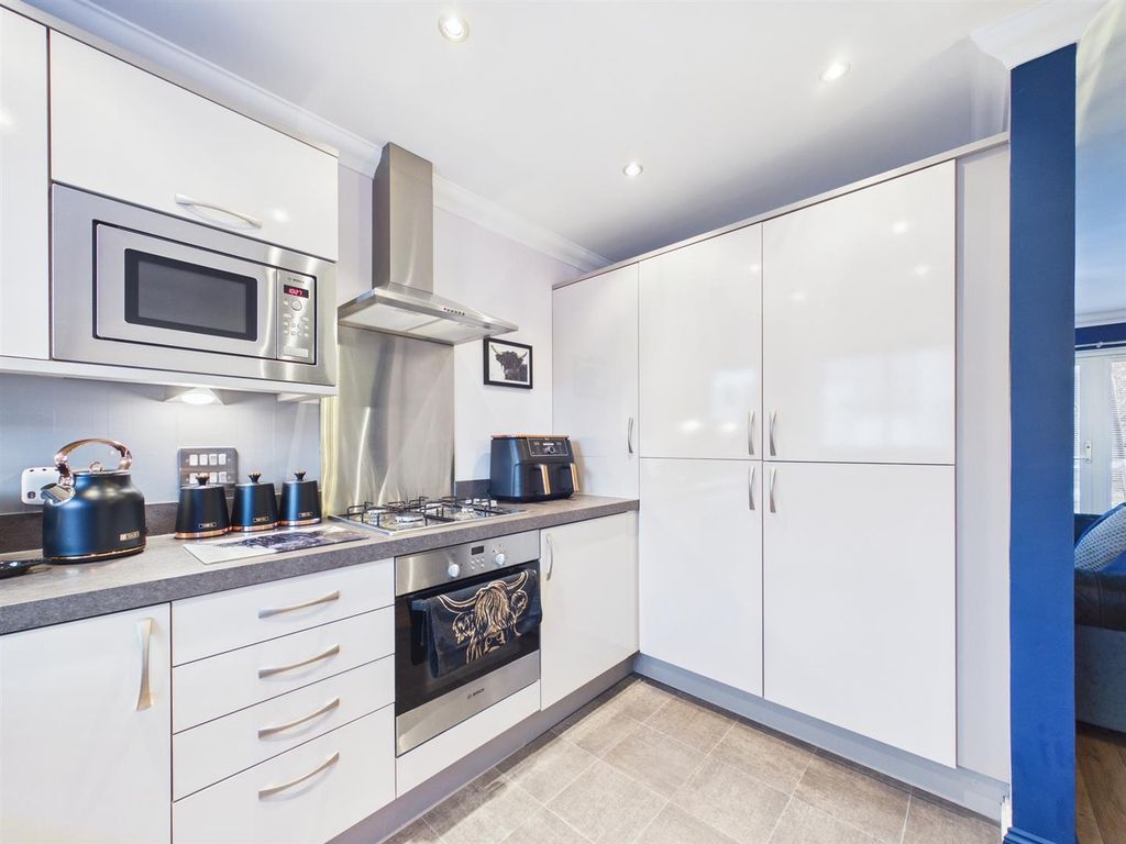 Property photo 3 of 21 Cam01486G0-Pr0980-Still006.Jpg